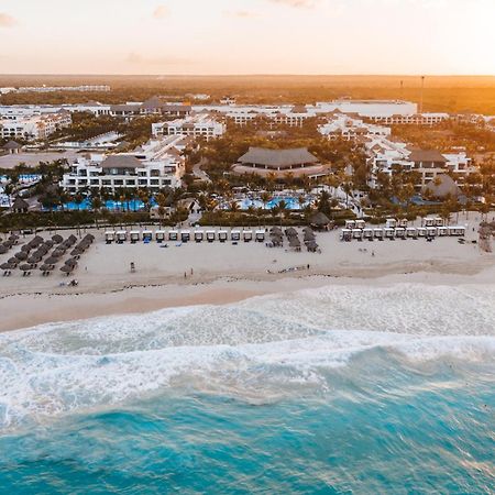 Hard Rock Hotel & Casino Punta Cana (Adults Only) Extérieur photo Aerial view of the resort