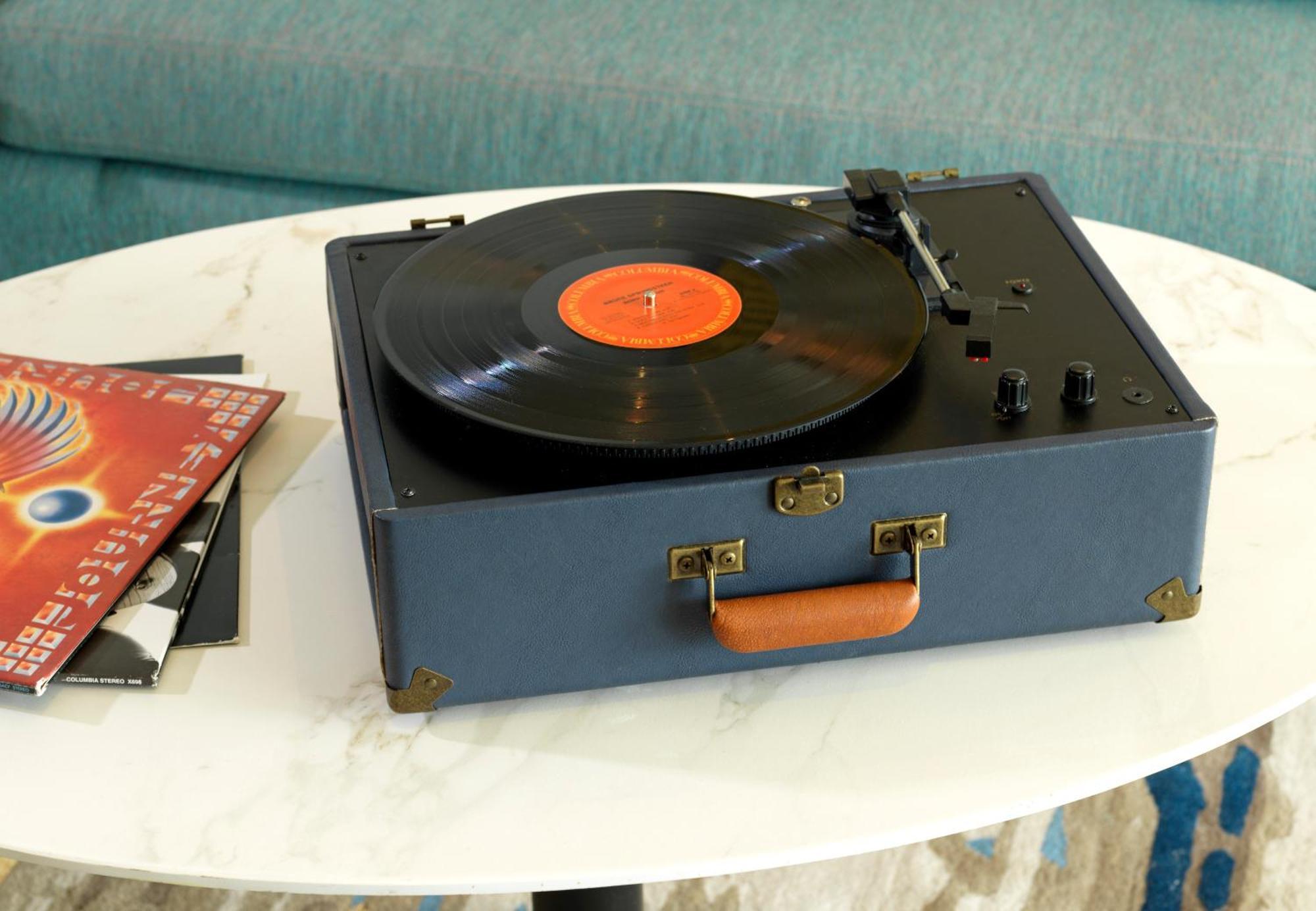 Hard Rock Hotel & Casino Punta Cana (Adults Only) Extérieur photo A portable turntable