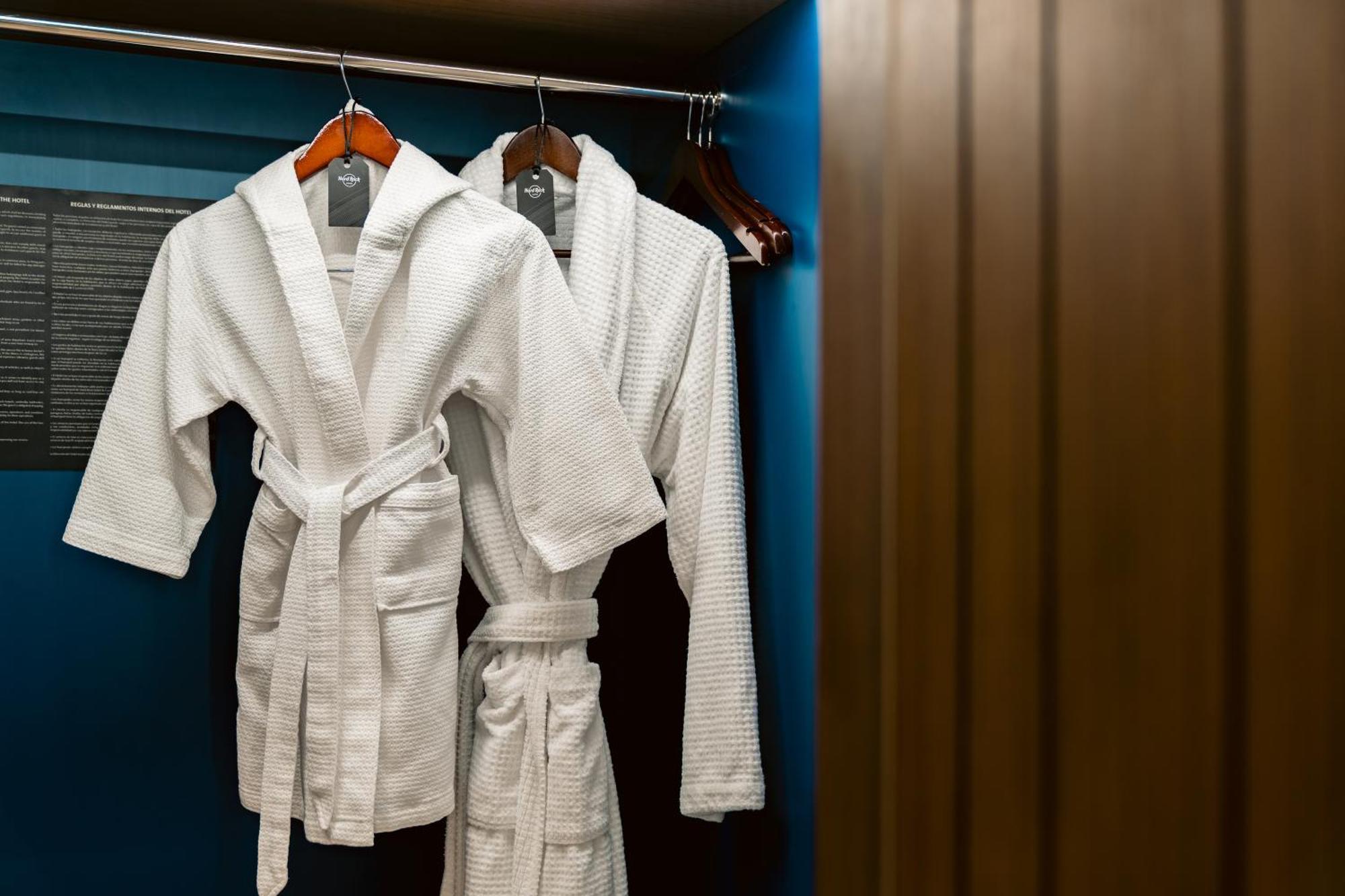 Hard Rock Hotel & Casino Punta Cana (Adults Only) Extérieur photo Bathrobes