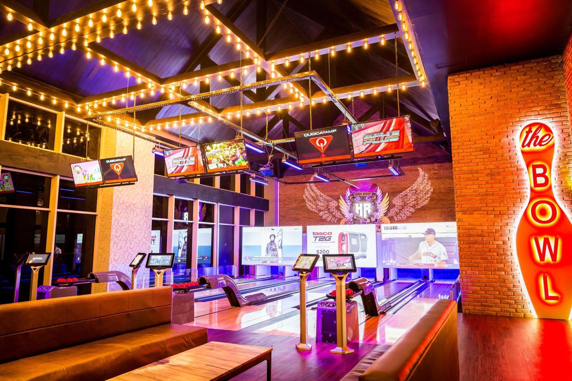 Hard Rock Hotel & Casino Punta Cana (Adults Only) Extérieur photo The interior of a typical bowling alley