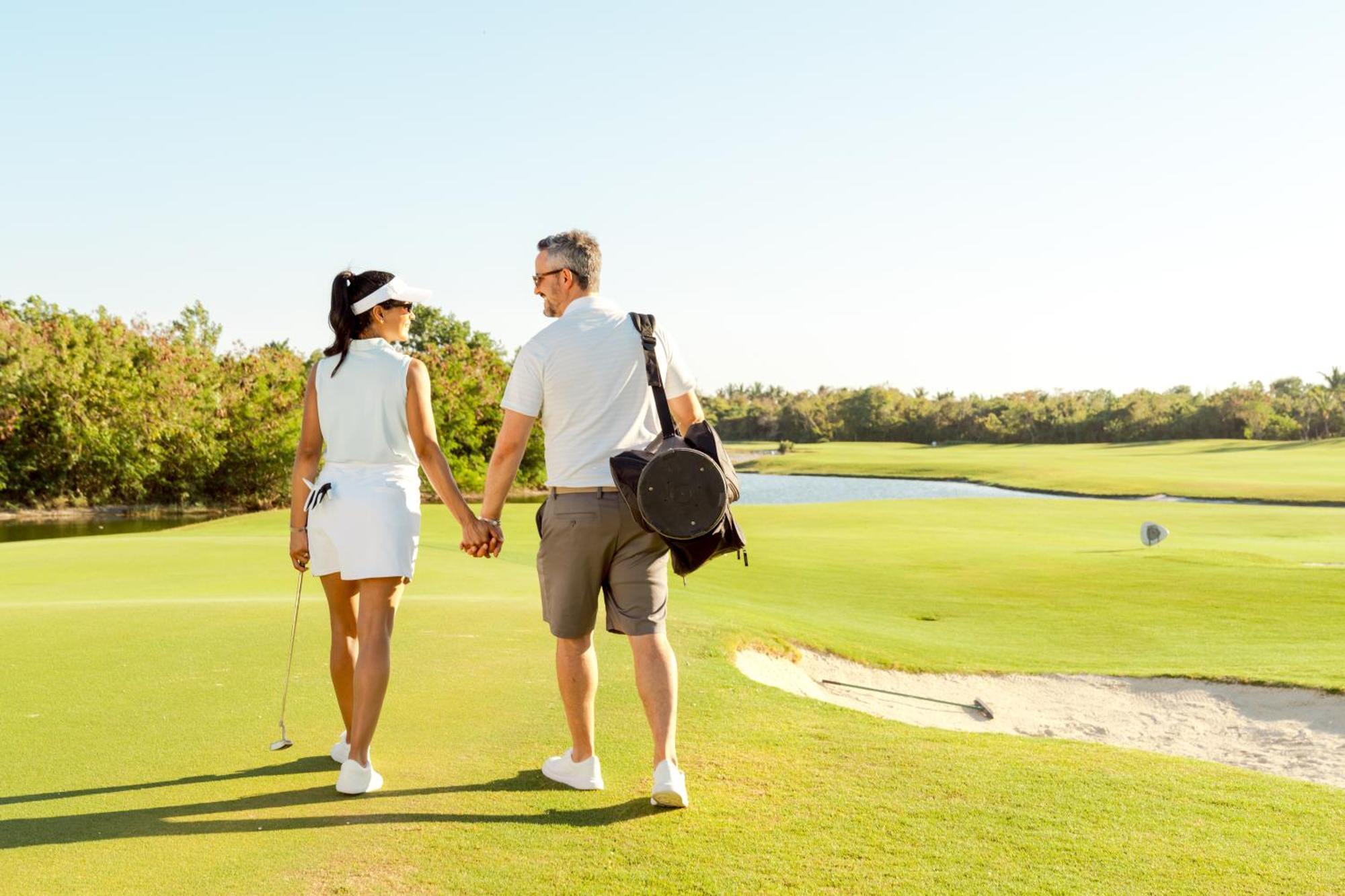 Hard Rock Hotel & Casino Punta Cana (Adults Only) Extérieur photo Golfers at the Ocean Club