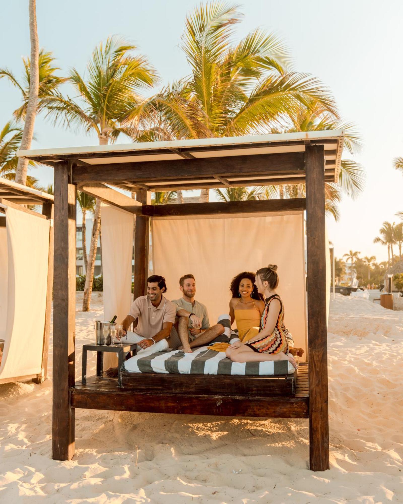 Hard Rock Hotel & Casino Punta Cana (Adults Only) Extérieur photo Cabana at the beach
