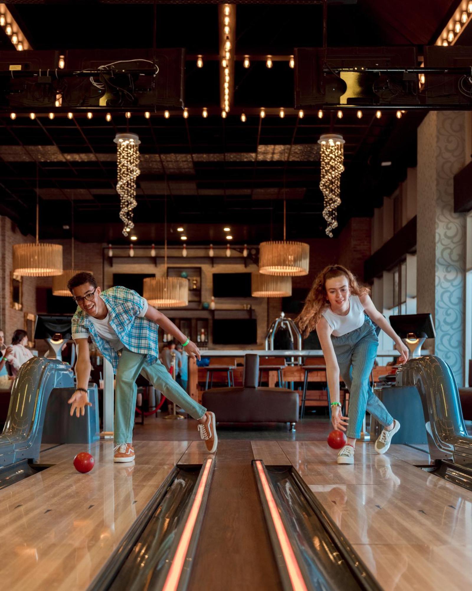 Hard Rock Hotel & Casino Punta Cana (Adults Only) Extérieur photo Bowling at the Hard Rock Cafe